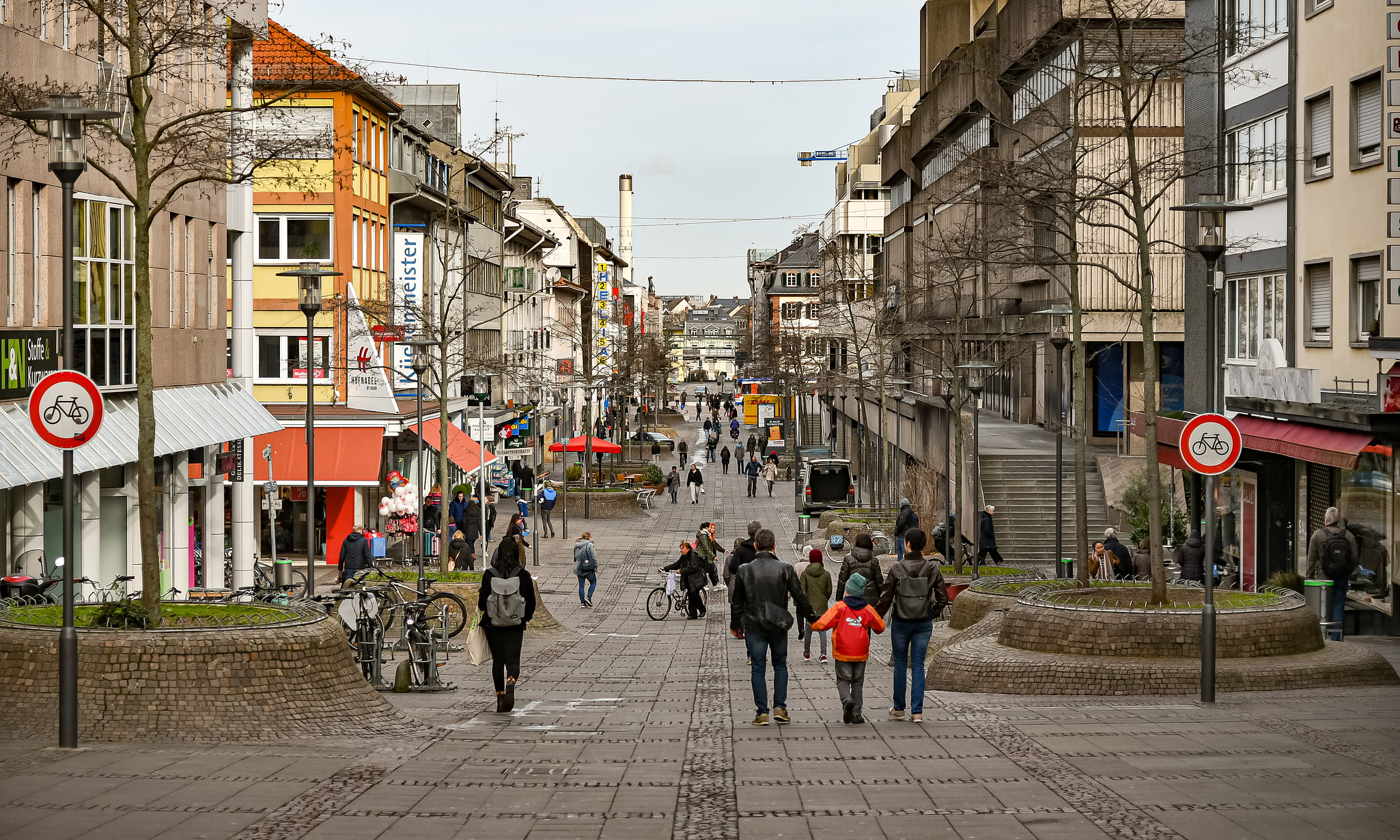 قصة هاينز بي التي صدمت ألمانيا من القمامة