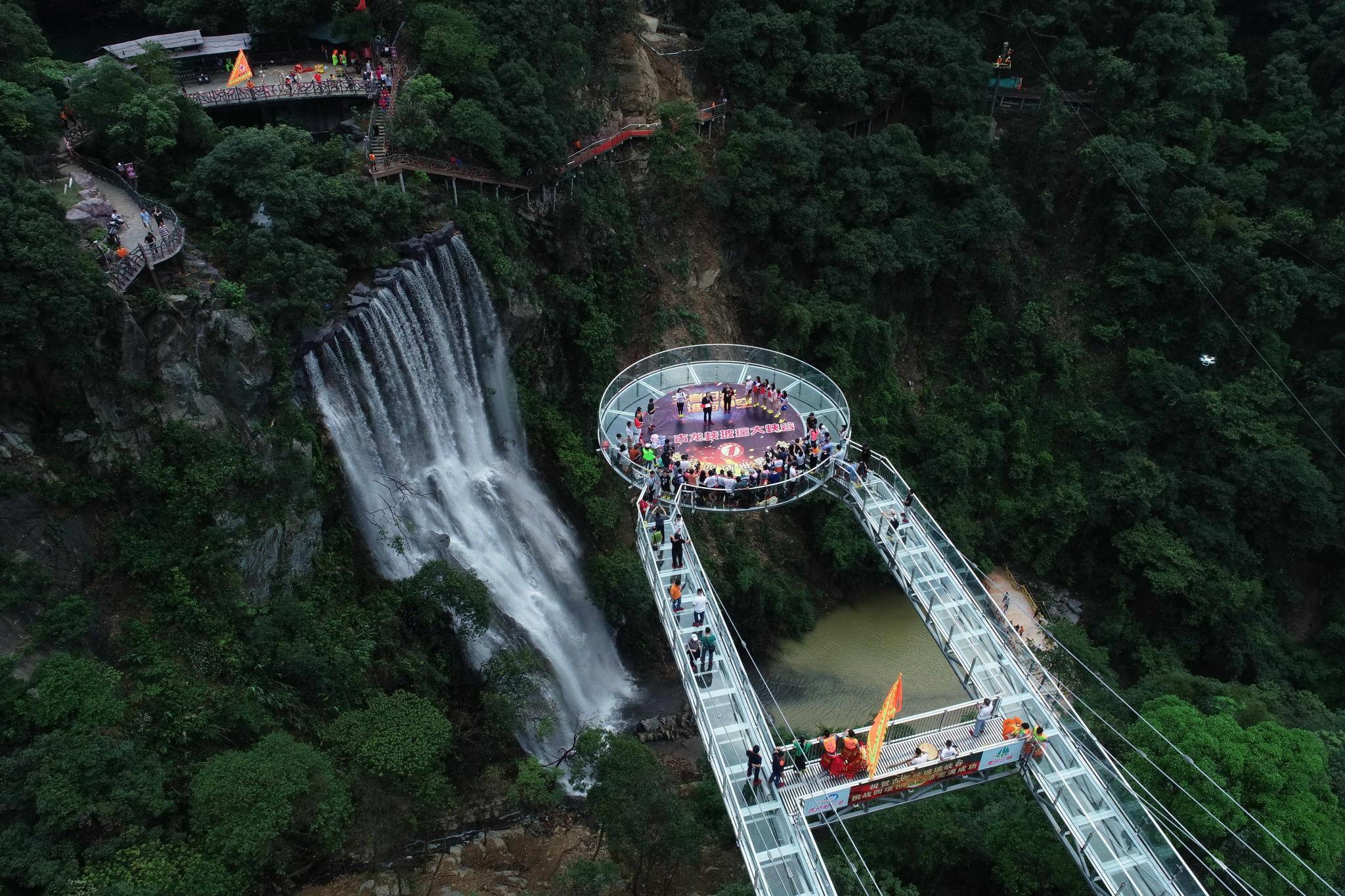 مقابر الصين الزجاجية الفيديو الحقيقي